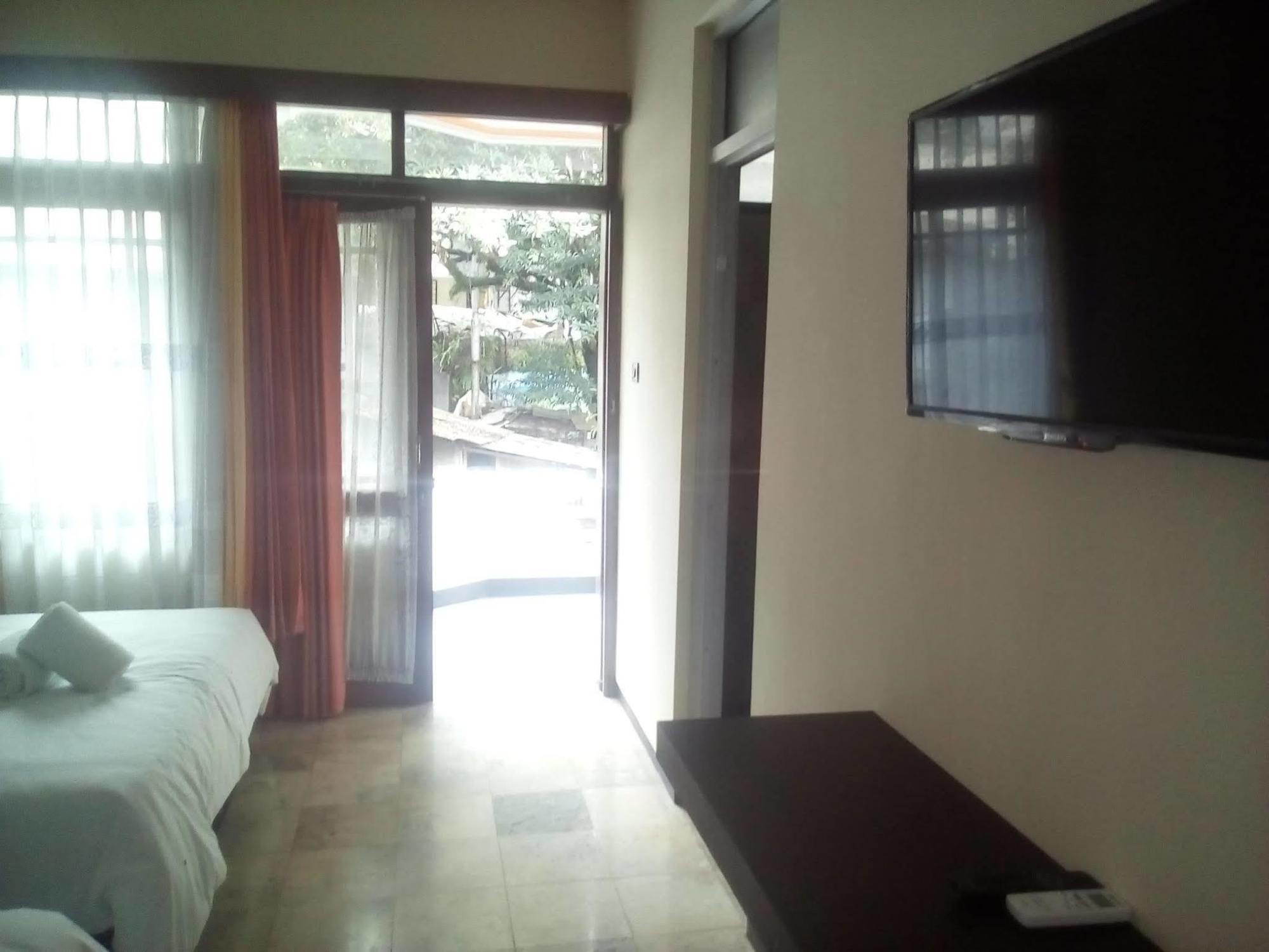 Simply Homy Guest House Pasteur Bandung Eksteriør billede