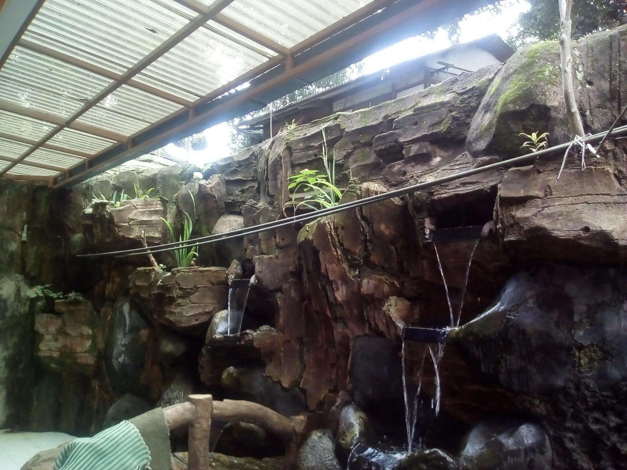 Simply Homy Guest House Pasteur Bandung Eksteriør billede